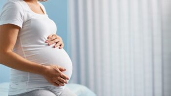 کافئین در دوران بارداری می‌تواند باعث کوتا‌ه‌ قدی فرزندان شود