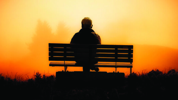 چگونه از احساس تنهایی رها شویم؟ معرفی ۱۳ روش