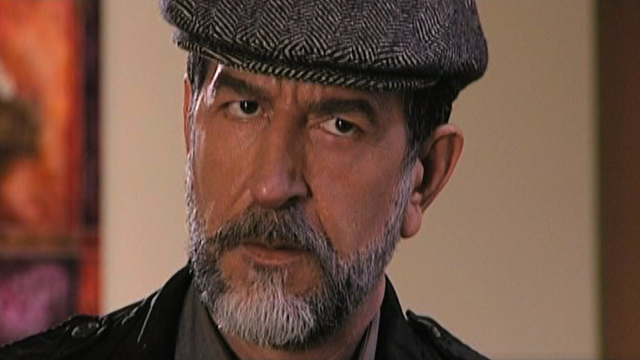 اردشیر تفتی در نقش رحمت، برادر سیما در سریال حس سوم