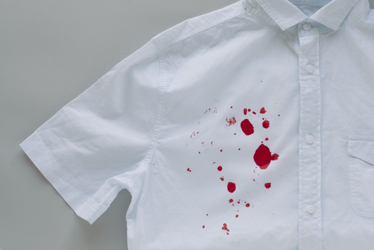 پاک کردن لکه خون از روی لباس
