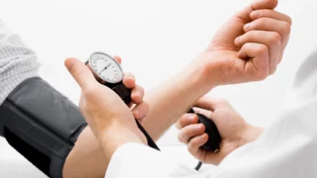 درمان فشار خون بالا + 8 راهکار خانگی برای پایین آوردن فشار خون