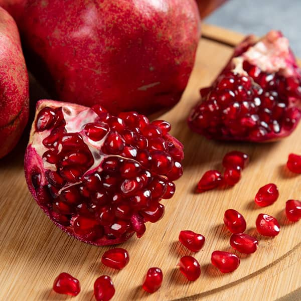 انار یکی از اصیل‌ ترین میوه‌ ها و نمادهای شب یلدا