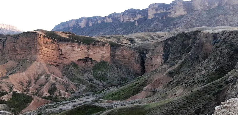 کوه و دره تنگوان