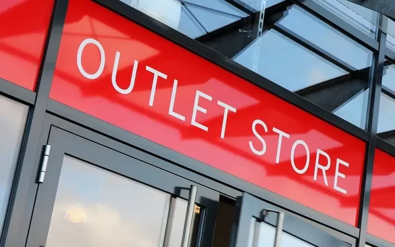 همه آنچه باید در مورد اوت‌لت (outlet) بدانید