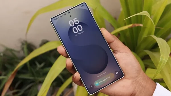 رابط کاربری One UI 8 لیست فونت ساعت صفحه قفل را بیشتر میکند [عکس]